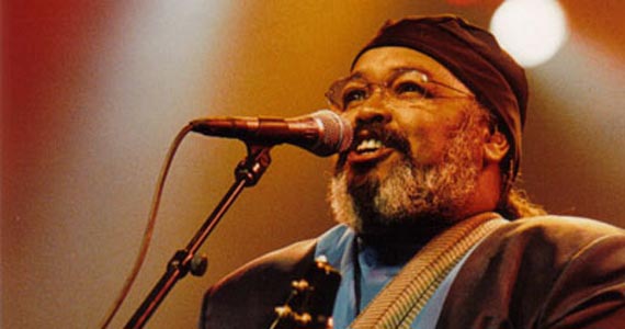 Jorge Aragão faz show especial com participação da banda Samba 90 no Vila Seu Justino Jorge Aragão faz show especial com participação da banda Samba 90 no Vila Seu Justino