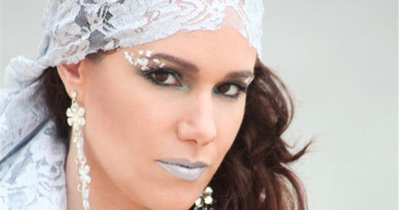 Karyme Hass e Carlinhos Sete Cordas embalam a noite de sexta no Bar Samba Karyme Hass e Carlinhos Sete Cordas embalam a noite de sexta no Bar Samba