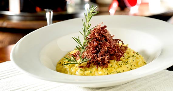 La Pasta Gialla sugere Risotto com abóbora e carne seca no domingo