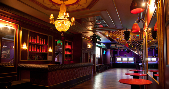 Le Rêve Club agita a noite com house music dos anos 90 até atuais Le Rêve Club agita a noite com house music dos anos 90 até atuais