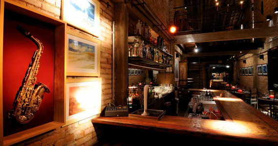 Bar Madeleine tem muito agito na sexta a noite