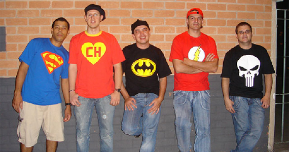 Repertório completo da banda Vertigo esquenta noite de domingo no Duboiê Bar