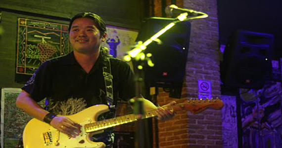 Marcelo Watanabe & Convidados tocam músicas próprias e releituras de Blues no Projeto Cemitério de Automóveis