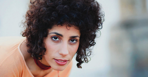 A cantora baiana Márcia Castro apresenta seu novo álbum 