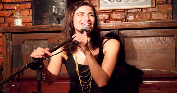 Cervejaria Nacional recebe Maria Leite com seu samba jazz