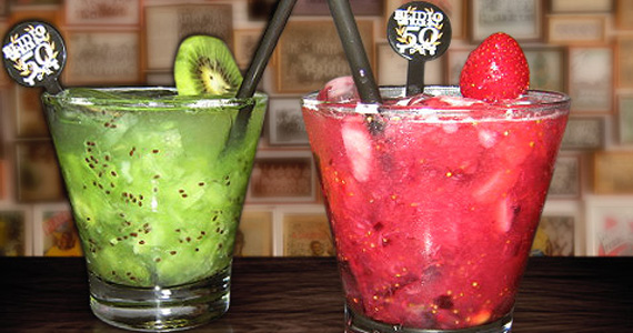 Elidio Bar oferece diversas opções de caipirinhas de frutas para o domingo Eventos BaresSP 570x300 imagem