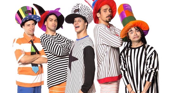 Mamonas, O Musical celebra a obra da banda Mamonas Assassinas no palco do Teatro Fecomércio