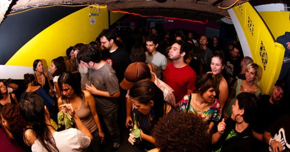 Sexta-feira é dia da festa Pracinha com line up especial na Neu Club Eventos BaresSP 570x300 imagem