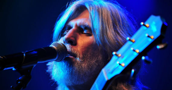 Oswaldo Montenegro apresenta novo CD no Teatro Renault