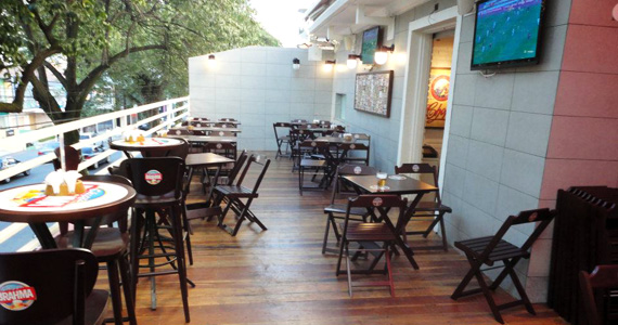 Quinta-feira é dia de Double Drink no Quiosque Chopp Brahma Moema