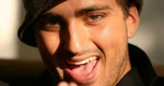 Vocalista do programa do Faustão, Ricardo Arantes, se apresenta no Bar Madeleine Vocalista do programa do Faustão, Ricardo Arantes, se apresenta no Bar Madeleine