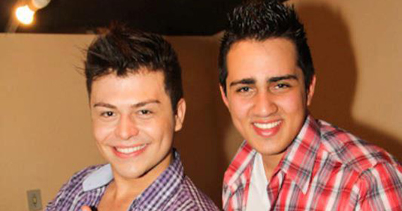Robert e Willian e Victor & Michel cantam no Bar Brahma Aeroclube