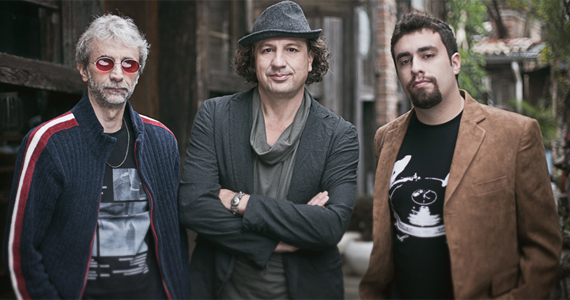 All Black tem noite de rock clássico ao som da banda RockFeller 