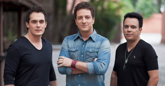 Trio Bravana é atração da noite no Villaneja Trio Bravana é atração da noite no Villaneja