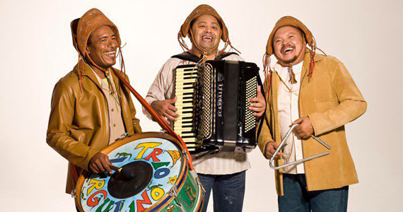 Show de forró pé de serra com o Trio Virgulino no Canto da Ema
