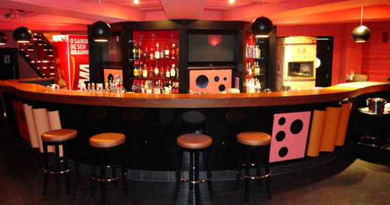 Vermont Itaim recebe grupo Fitz e a DJ Liviah para animar a madrugada de sexta Vermont Itaim recebe grupo Fitz e a DJ Liviah para animar a madrugada de sexta