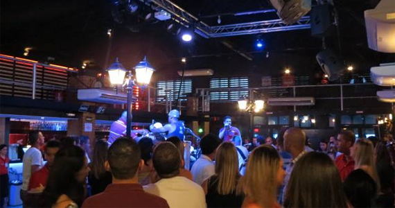 Sertanejo e pagode na noite de sexta-feira no Vila Duca Sertanejo e pagode na noite de sexta-feira no Vila Duca