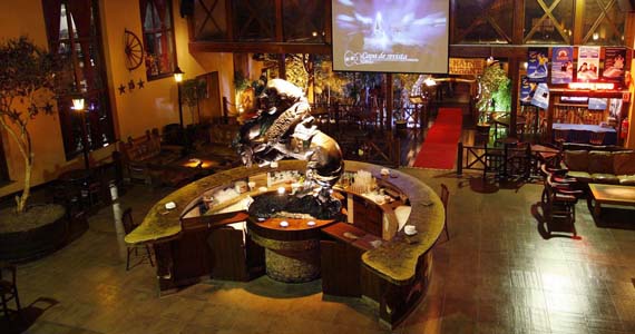 Shows de duplas sertanejas no palco do Villa Country Shows de duplas sertanejas no palco do Villa Country