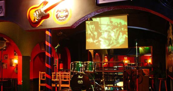 Banda Spread leva muito classic rock ao palco do Willi Willie