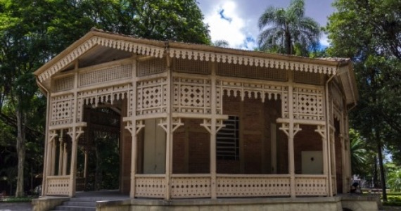 Bosque de Leitura é reinaugurado nos 200 anos do Parque da Luz Bosque de Leitura é reinaugurado nos 200 anos do Parque da Luz
