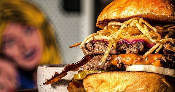 63 Burger e Stuff oferece hambúrguer grátis para o Dia dos Pais