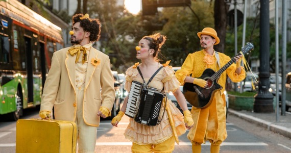 A Cavaleira celebra circo e palhaças latino-americanas