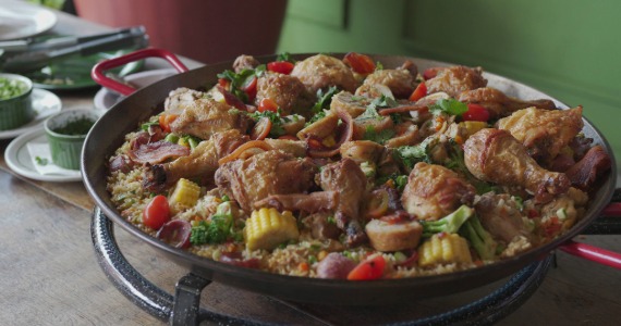 São Conrado Bar - Pinheiros lança “A Galinhada” para almoços de domingo