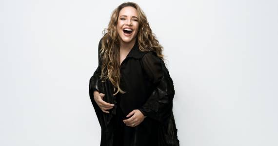 Ana Carolina celebra 25 anos de carreira no Vibra São Paulo