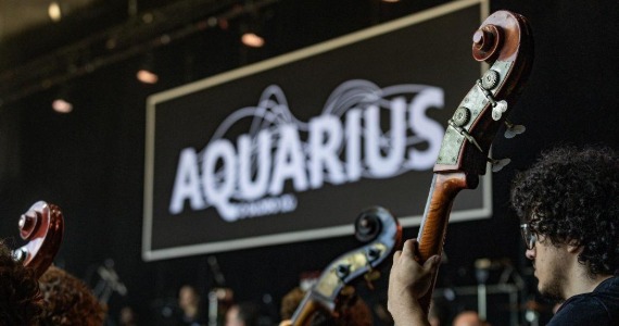 Roberta Sá e Negra Li celebram música em show gratuito