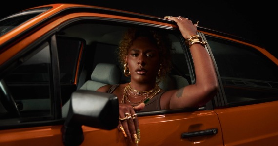 Liniker anuncia BYE BYE CAJU, turnê de despedida do álbum