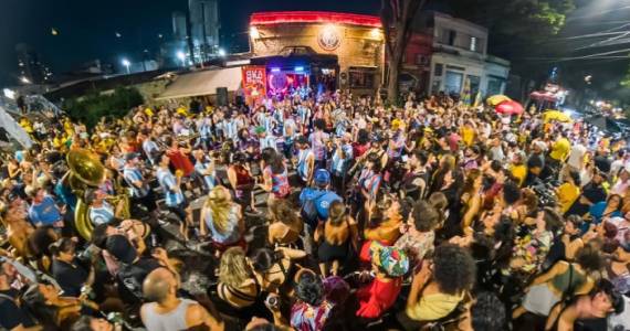 Bloco 77 leva a atitude punk para o Carnaval da Lapa