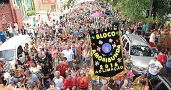 Bloco Amoribunda faz a festa do Carnaval na Vila Mariana