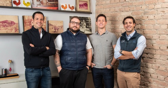 O Brazeiro celebra aniversário com costela na brasa e jantar