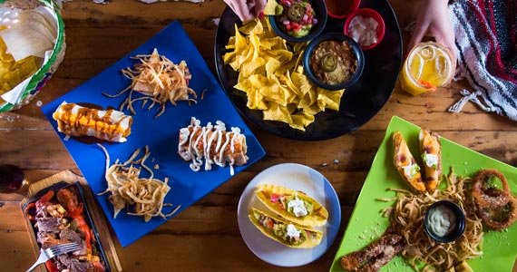 Festival Taco Tuesday recebe participante Chili Peppers Mexican Food