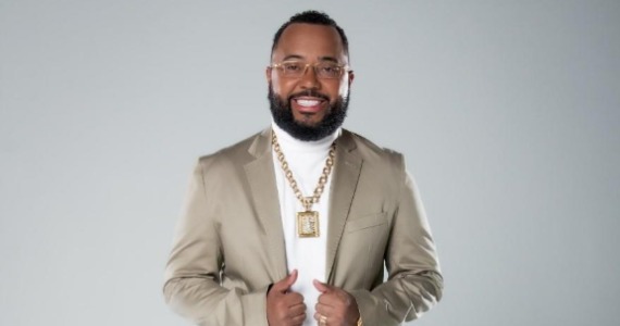 Dudu Nobre celebra o samba em show gratuito no Sesc Taubaté Dudu Nobre celebra o samba em show gratuito no Sesc Taubaté