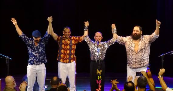 Edson Cordeiro canta Carmen Miranda e outros bambas
