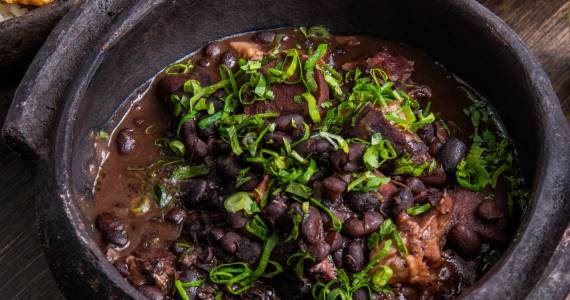 Feijoada no Sarjeta no Bar