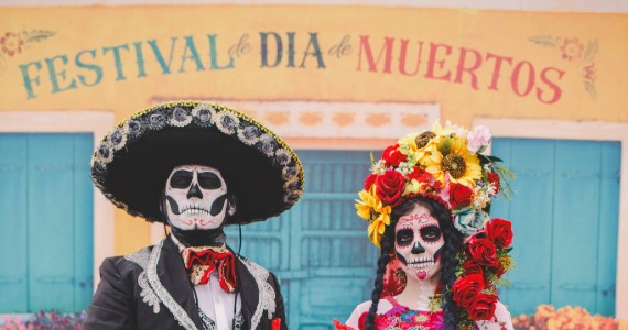Festival Día de Muertos transforma o Memorial em celebração mexicana Festival Día de Muertos transforma o Memorial em celebração mexicana