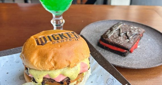 Halloween mágico no Vassoura Quebrada com combo de Wicked