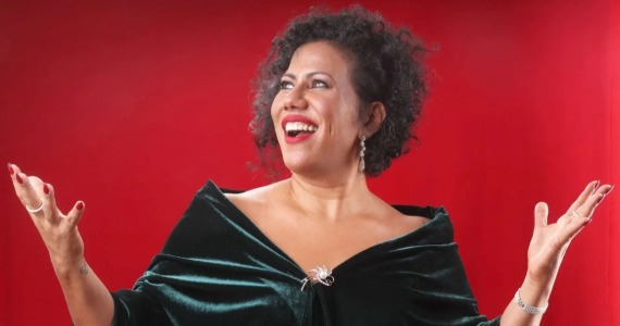 Indiana Nomma faz tributo às divas do jazz em SP Indiana Nomma faz tributo às divas do jazz em SP