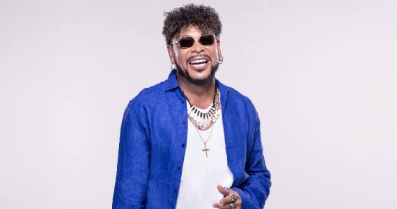 Do Pelourinho para a Paulista: Jau encerra a folia com show intimista no Blue Note SP