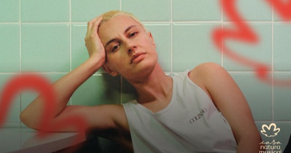 Maria Beraldo celebra 1 ano do álbum Colinho na Casa Natura Maria Beraldo celebra 1 ano do álbum Colinho na Casa Natura