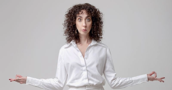 No MASP, Marianna Armellini estreia com Stand-Up sobre sobreviver à vida adulta