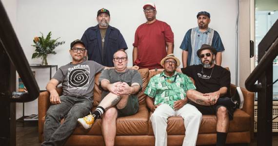 Nação Zumbi comemora 30 anos de álbum com sinfonia no Municipal