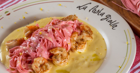 8ª Outubro Rosa La Pasta Gialla: Arrecada fundos para instituição que apoia mulheres com câncer 8ª Outubro Rosa La Pasta Gialla: Arrecada fundos para instituição que apoia mulheres com câncer