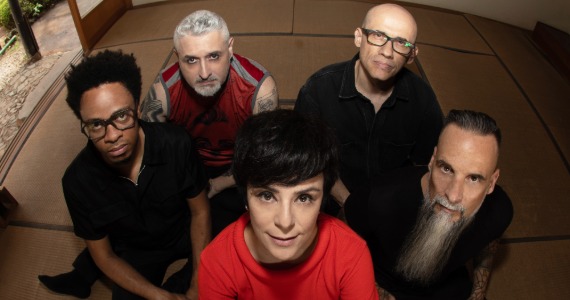 Pato Fu celebra 30 anos com show na Comedoria do Sesc Belenzinho Pato Fu celebra 30 anos com show na Comedoria do Sesc Belenzinho