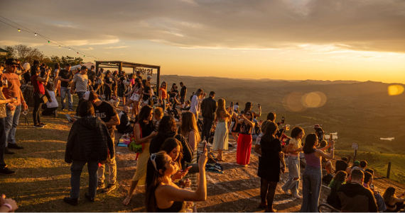 Stone Beer Festival reúne cerveja, rock'n'roll e pôr do Sol em Socorro (SP)