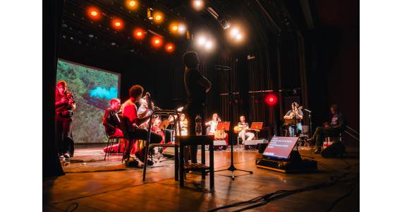 Tenor e violeiro fazem o show 