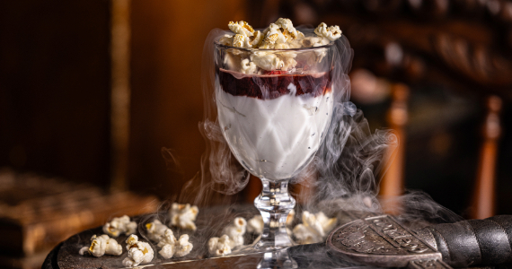 Taverna Medieval cria menu temático e mágico para o Dia dos Namorados