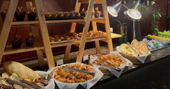 BaresSP Restaurante Tarsila promove brunch especial de Dia das Mães em SP